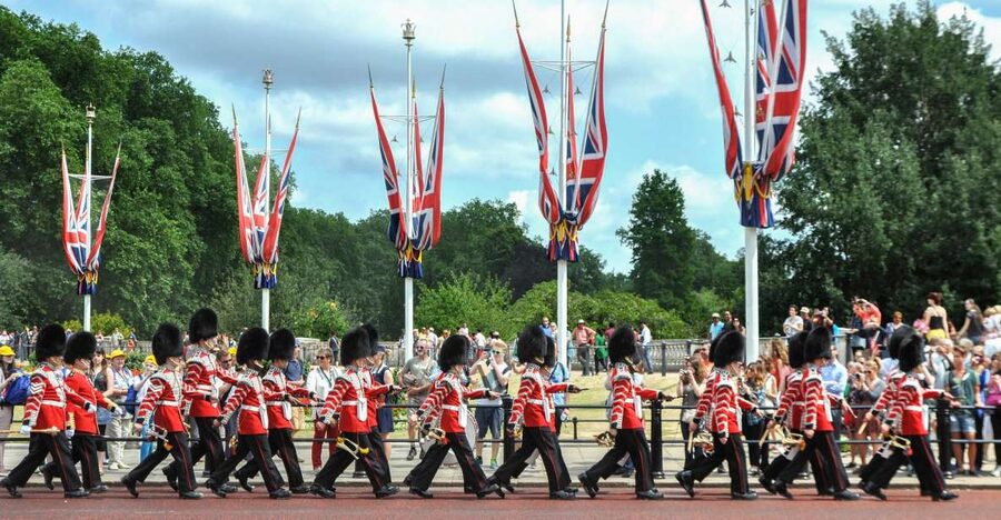 Royal London Walking Tour - Starting beside The King’s Gallery at 10am