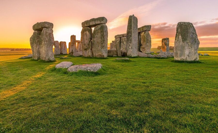 Royal Windsor Castle and Stonehenge Private Tour with passes - Stonehenge: prehistoric stones and a powerful sense of place