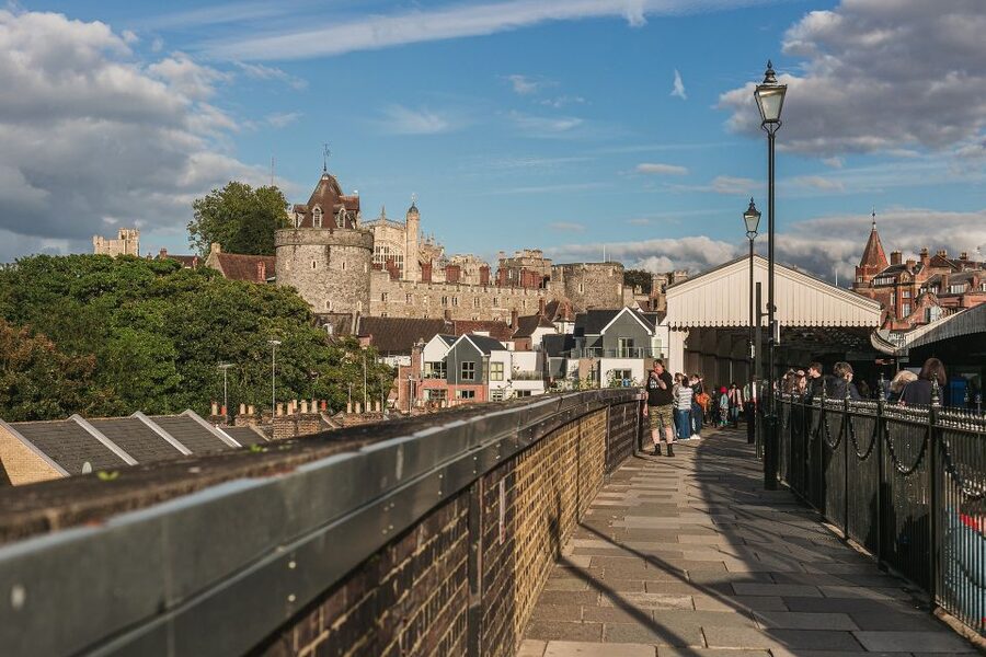 Royal Windsor Castle Tour Private including tickets - The John F. Kennedy Memorial And Queen Elizabeth Statue