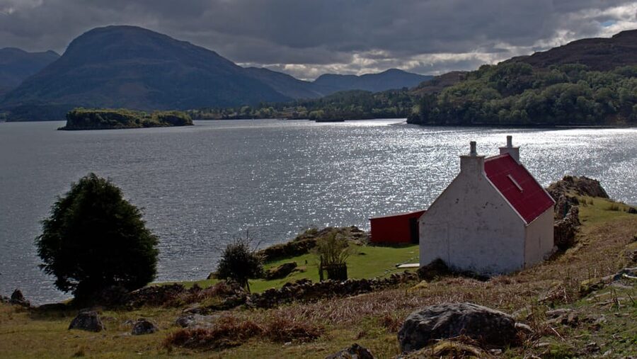 Scotland's North Coast Online Roadtrip Travel Guide - Castles, Harbours, and the Western Route