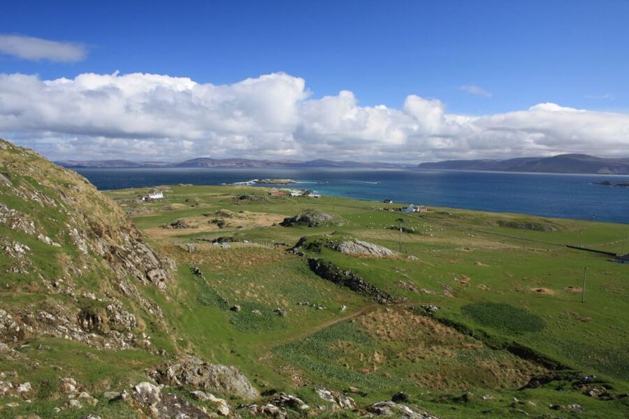 Scotland: West Highlands, Mull and Iona 4-Day Tour - Small-group travel and the minicoach