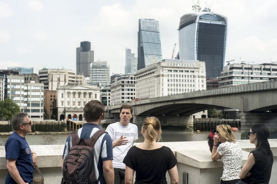 Secrets of London Bike Tour: Thames, Tower Bridge & Market - Borough Market gives lunch a local choice