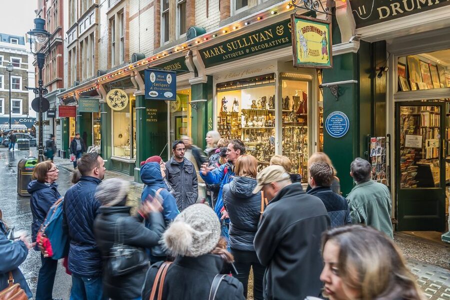 Secrets of London Walking Tour - A discreet club and London’s eccentric side
