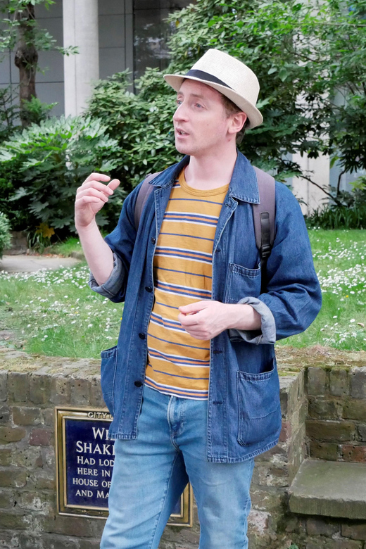 Shakespeare's London: Walking Tour - Side streets and Shakespeare monuments