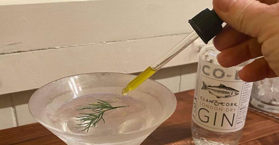 Sheffield: Gin Experience - Make Your Own Gin - The opening drinks and first taste of Locksley