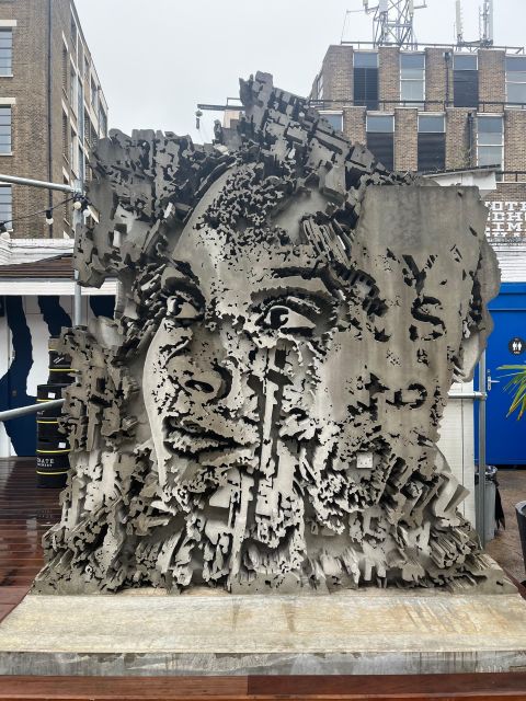 Shoreditch, East End Street Art tour best graffiti and art. - Finding the small works in side streets