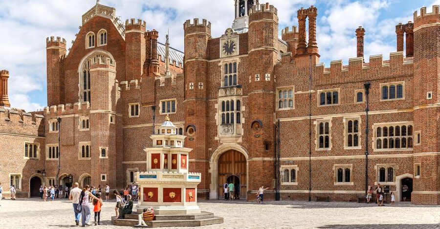 Skip-the-line Hampton Court Palace from London by Car - Entering Hampton Court Palace with skip-the-line tickets