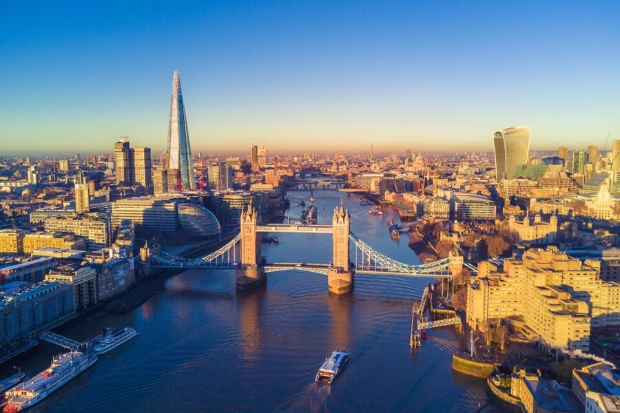 Skip-the-line View from The Shard & Private Tour of London - What the private guide adds