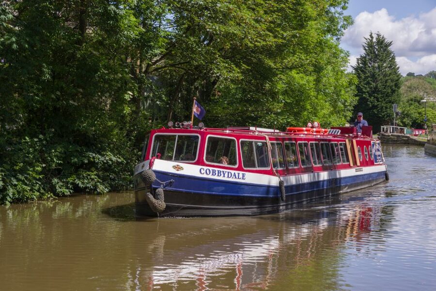 Skipton: 1-Hour Canal Cruise - A calm hour beside Skipton’s canal