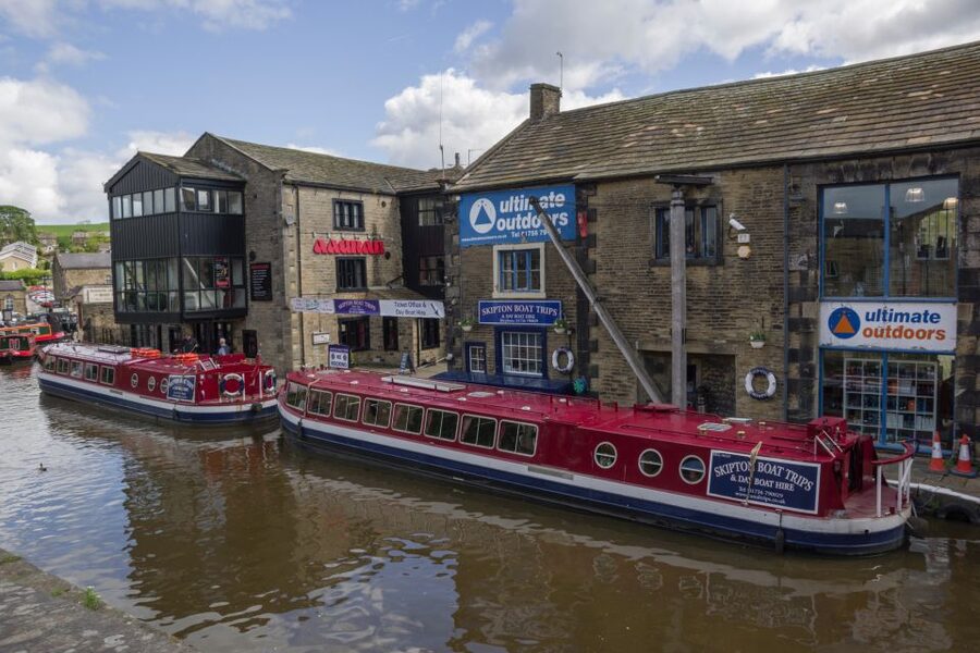 Skipton: 1-Hour Canal Cruise - The route and the changing views