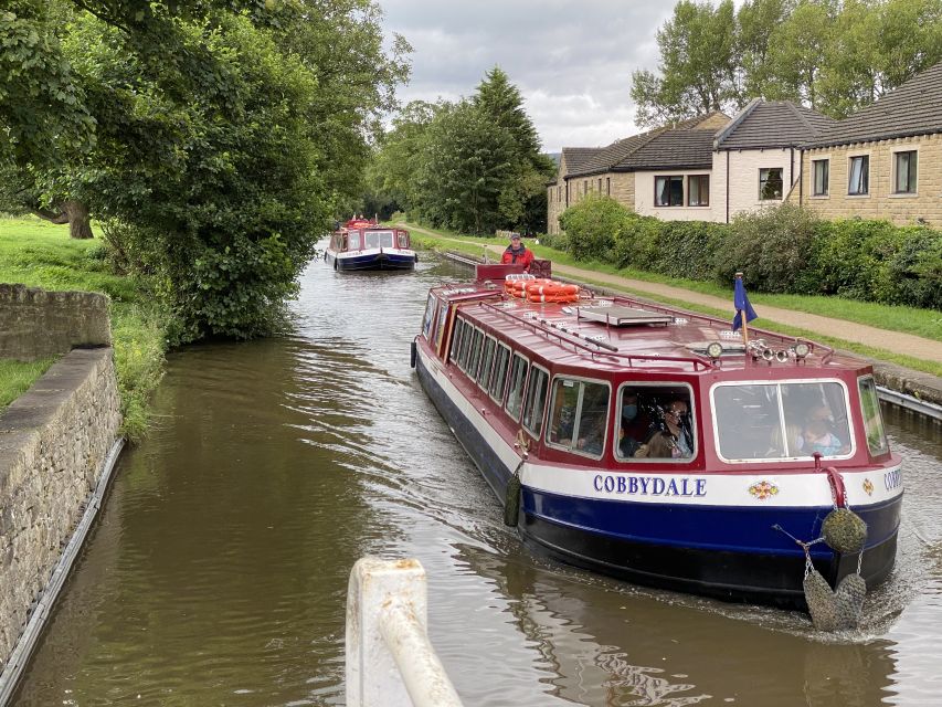 Skipton: 1-Hour Canal Cruise - Boarding the boat in Skipton