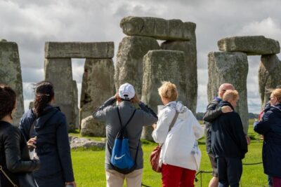 Cruise Transfer to London via Stonehenge