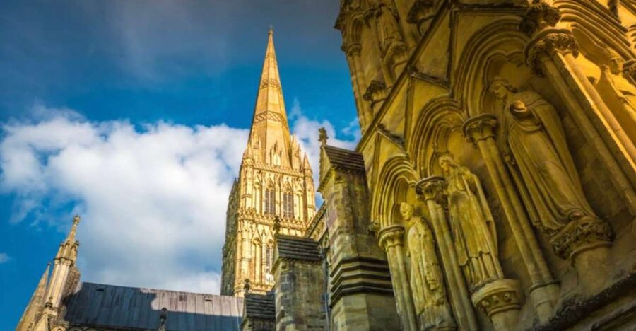 Southampton: Transport to London with 3 Sightseeing Stops - Five details that shape the day