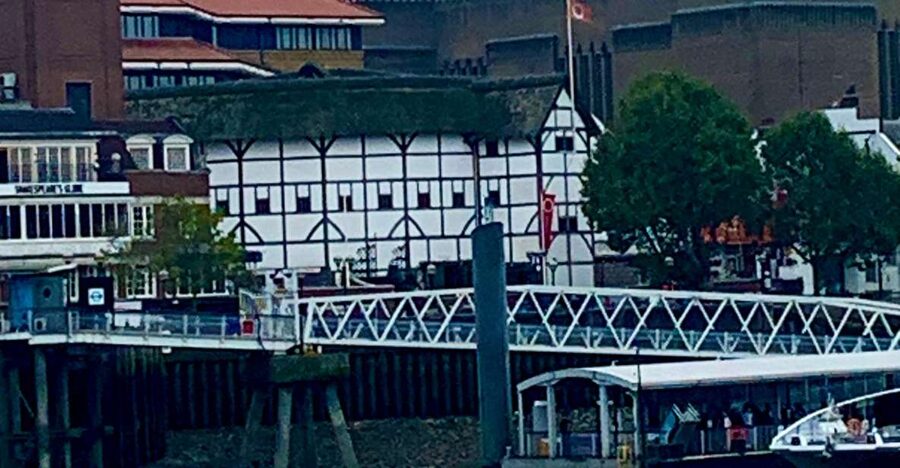 Southwark to Shoreditch Shakespeare Promenade - Southwark Bridge and the Globe view