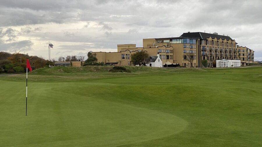 St Andrews: Golf Origins and Old Course History Tour - The 1st tee and the Royal and Ancient Clubhouse