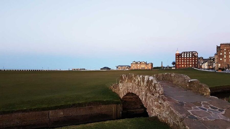 St Andrews: Guided Walking Tour, 12pm, 2pm daily - Royal connections, churches, and Queen Mary