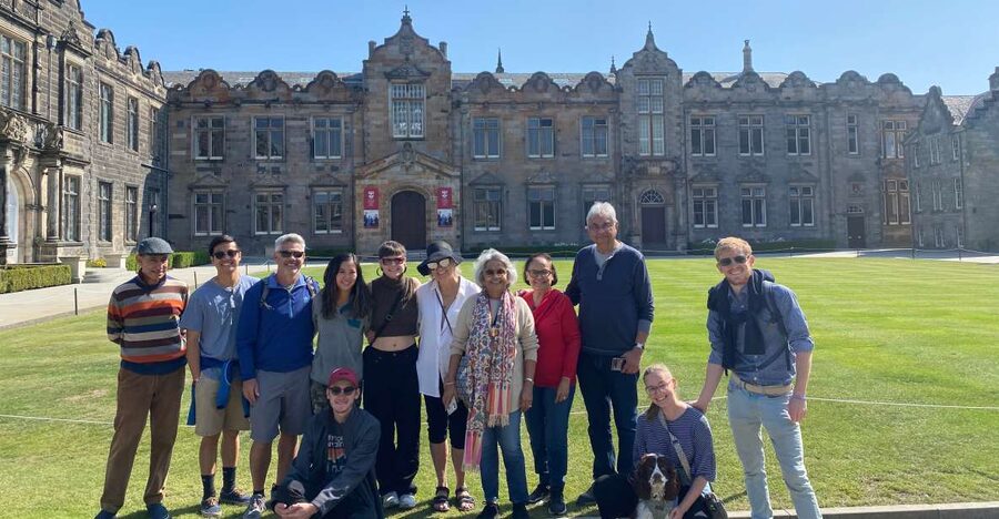 St Andrews: Top Sights Guided Walking Tour - Hamish McHamish, the town hall, and everyday St Andrews