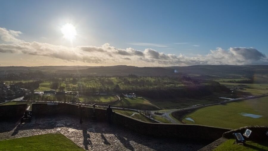 Stirling Castle: Skip-the-Line Guided Tour in Spanish - Why Stirling Castle matters in Scottish history