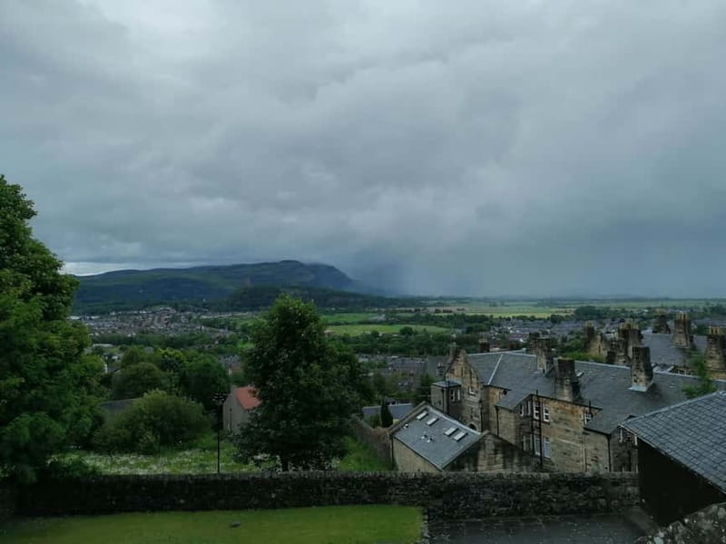 Stirling: Daily Guided Walking Tour (11am & 2pm) - Stirling Cemetery and its three-hundred-year-old clues