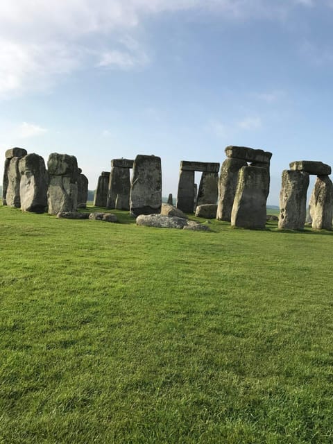 Stonehenge: App Guided Tour + Admission Included - Following the path toward the stone circle