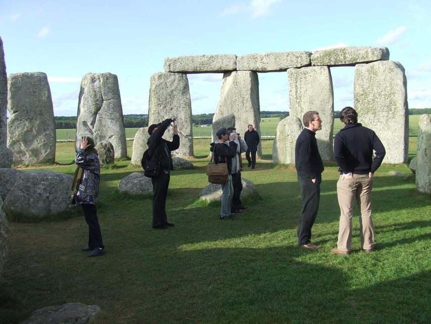 Stonehenge: App Guided Tour + Admission Included - Arriving at the monument with two hours to spare