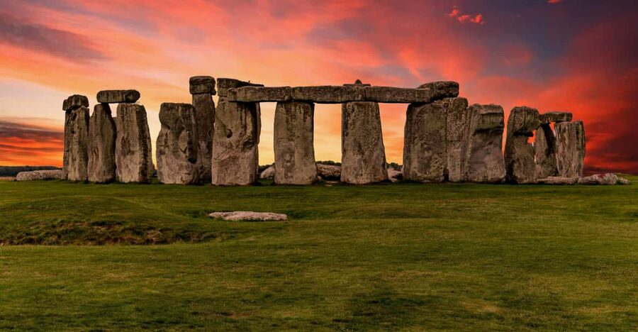 Stonehenge , Lacock , Roman Baths: Private Tour - Key points at a glance