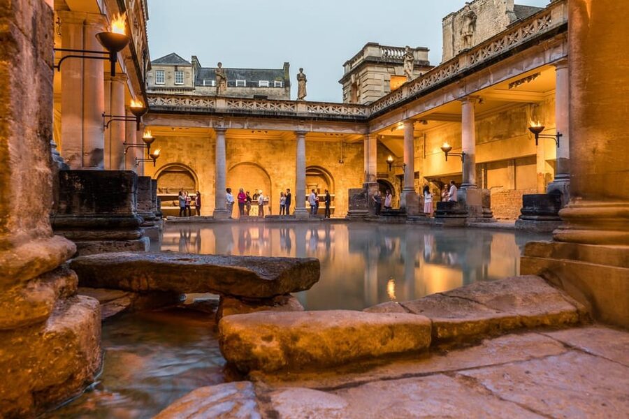 Stonehenge , Lacock , Roman Baths: Private Tour - What the strongest service details tell me