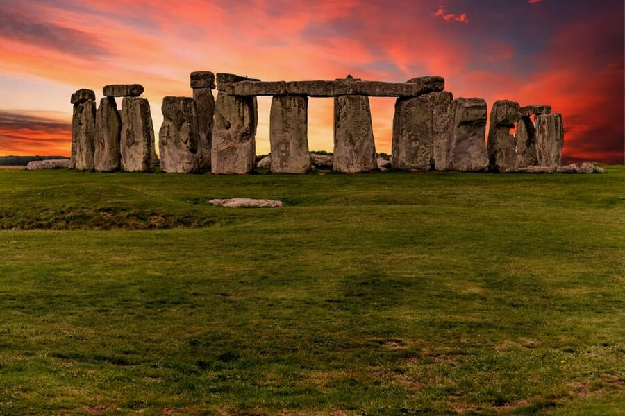 Stonehenge , Lacock , Roman Baths: Private Tour - Stonehenge and the questions behind the stones