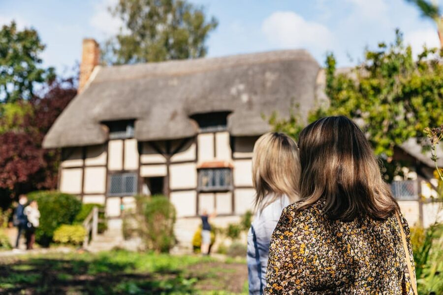 Stratford-upon-Avon: Anne Hathaway's Cottage Entry ticket - Gardens, orchards, and Shakespeare-inspired paths