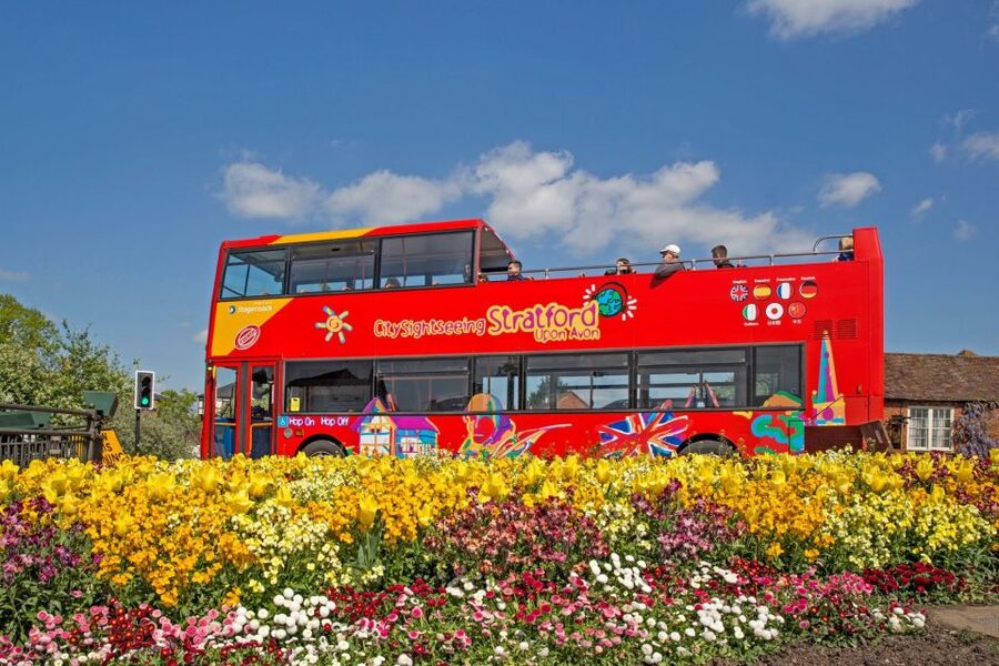 Stratford-upon-Avon:City Sightseeing Hop-On Hop-Off Bus Tour - Hall’s Croft, Holy Trinity Church, and Shakespeare’s grave