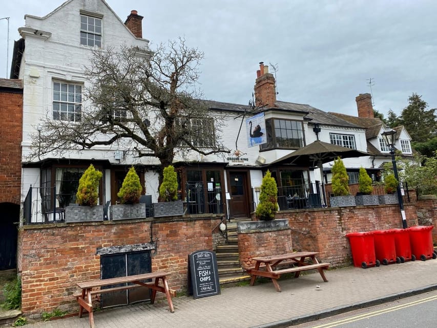 Stratford-upon-Avon: City Walking Tour & Exploration Game - Walking along the River Avon