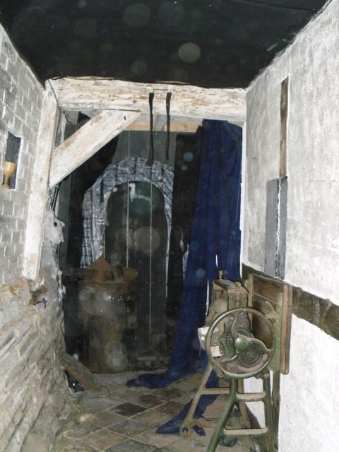 Stratford-upon-Avon: Lantern-Lit Ghost Tour at Tudor World - Value at about $12 per person