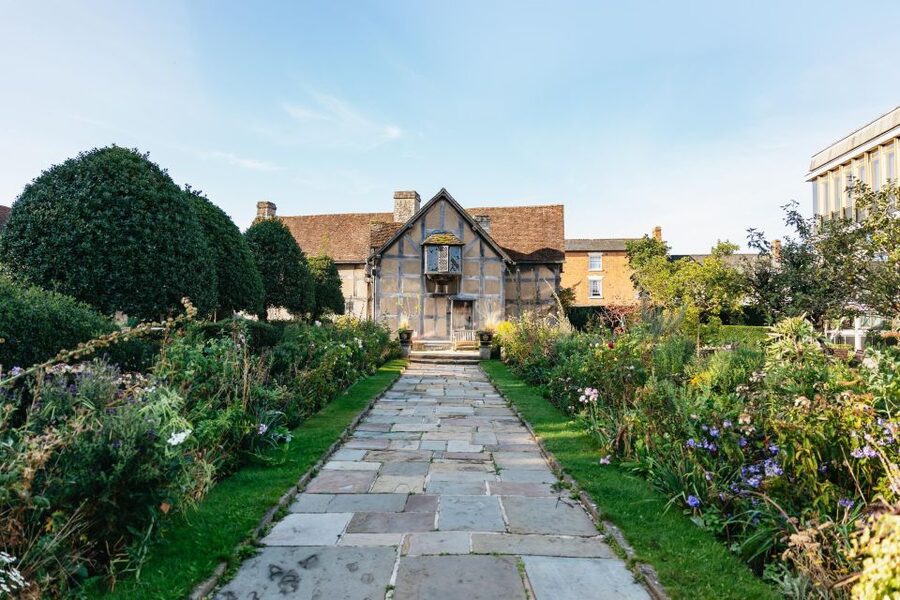 Stratford-upon-Avon: Shakespeare's Birthplace Ticket - John Shakespeare’s glove-making workshop