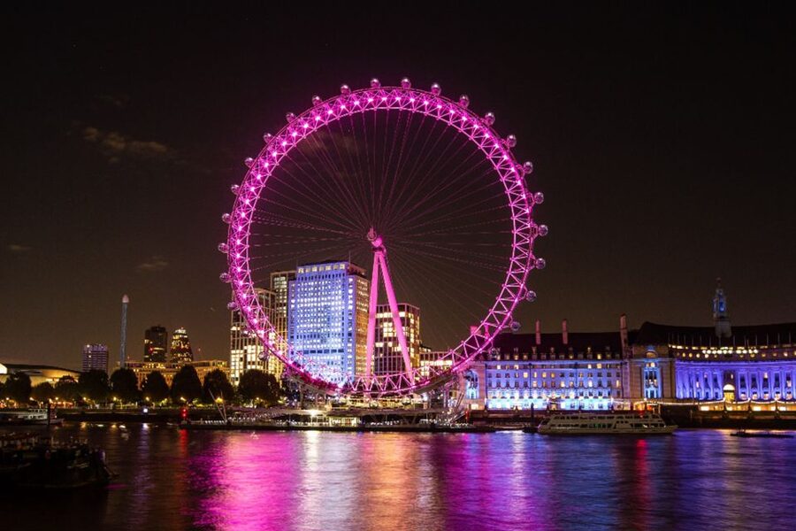 The London Eye Champagne Experience - The Eye Lounge is the first real perk