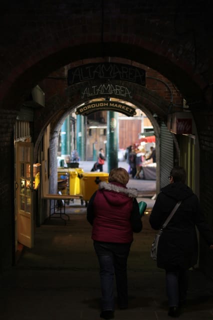 The most complete and exclusive Harry Potter tour in London - Sherlock Holmes Pub and Goodwin’s Court