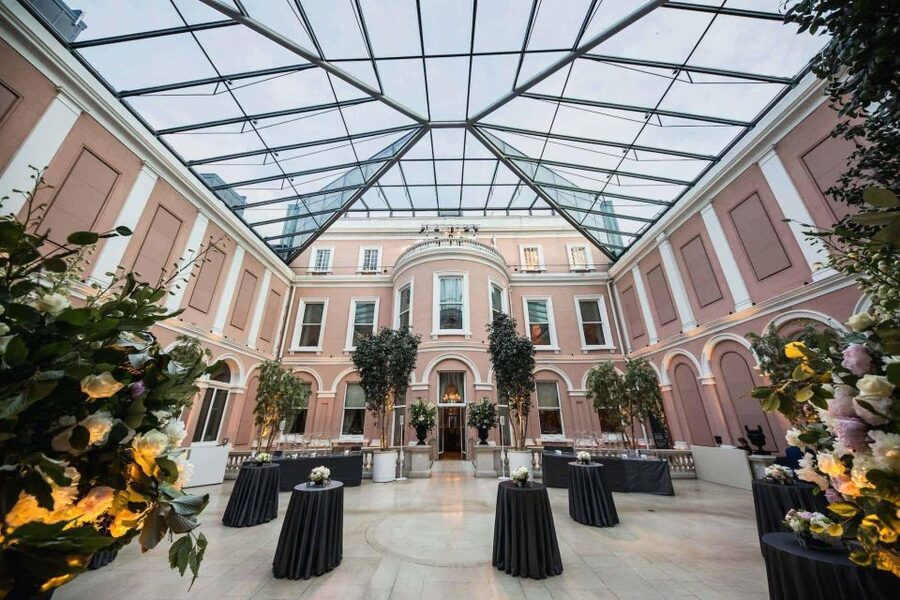 The Wallace Collection London: Private Guided Tour - 3 hour - The paintings that draw most attention