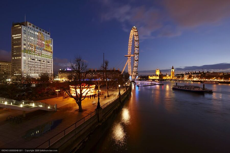 Tour of London and Christmas Day Lunch Cruise - A Christmas morning among London’s famous sights