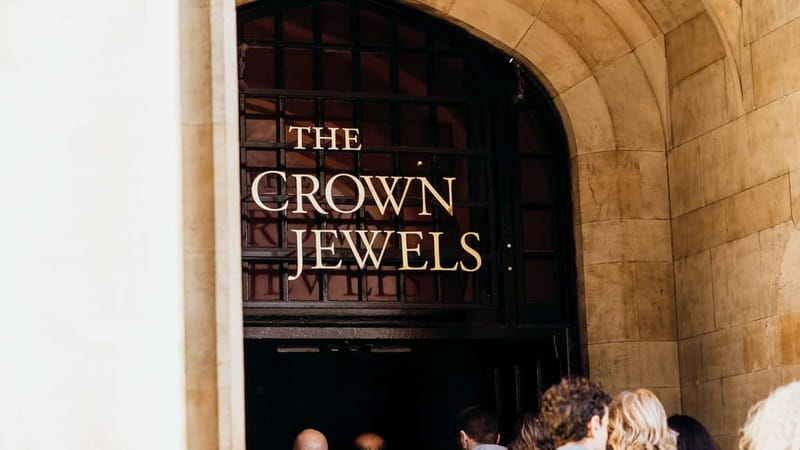 Tower of London Tour with Crown Jewels, plus River Cruise - Why this Tower tour works well in the morning