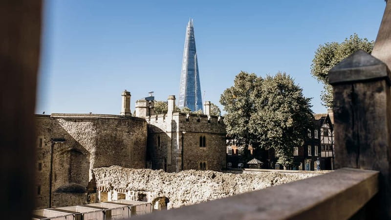 Tower of London Tour with Crown Jewels, plus River Cruise - The guide can make or break the visit