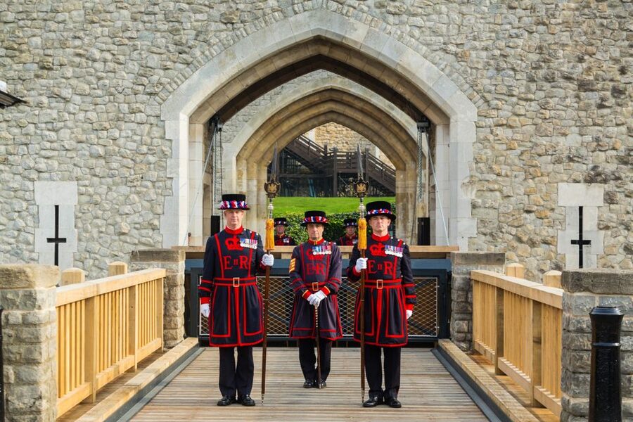 Ultimate Tower of London, Beefeater Welcome & Crown Jewels - Key points to know before booking