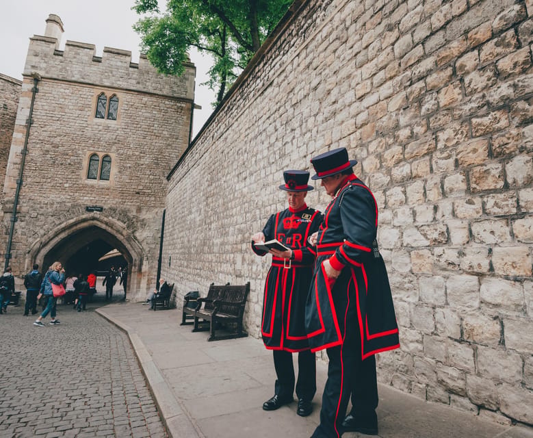 Ultimate Tower of London, Beefeater Welcome & Crown Jewels - Is $160 a fair price?