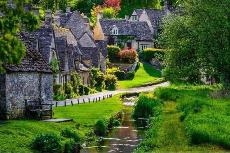 ⭐️"Unforgettable Cotswolds Villages & Windsor Day Tour ⭐️ - Who Will Enjoy This Tour Most?