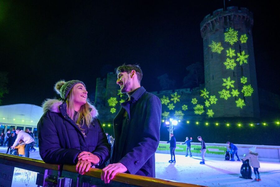 Warwick: Entry Ticket for Warwick Castle - Birds of prey bring the open grounds to life