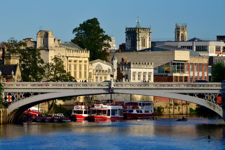 York: City Highlights Small Group Walking Tour - Why this short York walk works so well