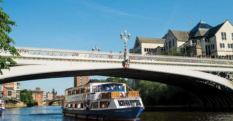 York: Daytime Sightseeing Boat Cruise with Live Commentary - Key things to know before you board