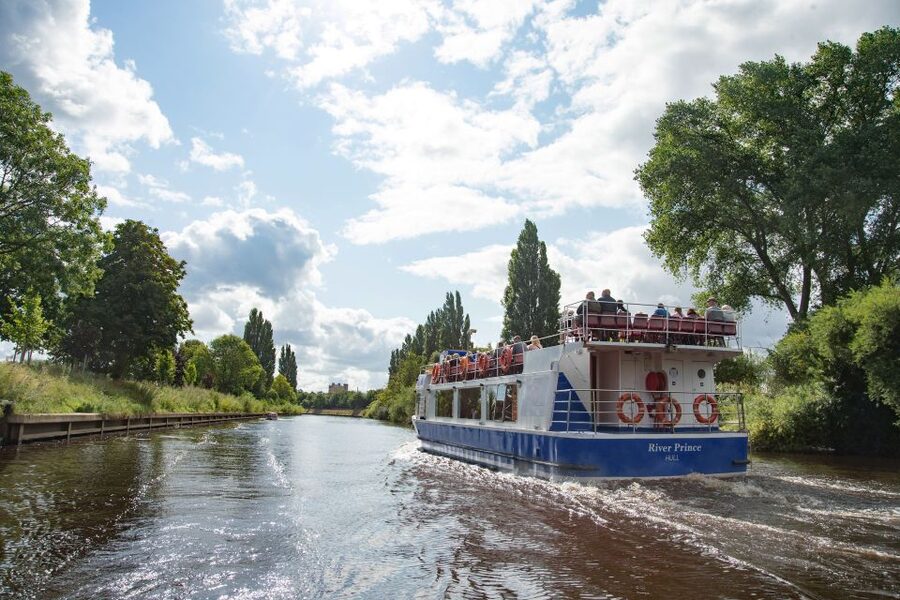York: Daytime Sightseeing Boat Cruise with Live Commentary - What you see on the 45-minute cruise