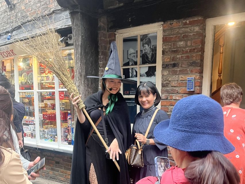 York: Witches and History Old Town Walking Tour - Meeting a witch at Whip-Ma-Whop-Ma-Gate